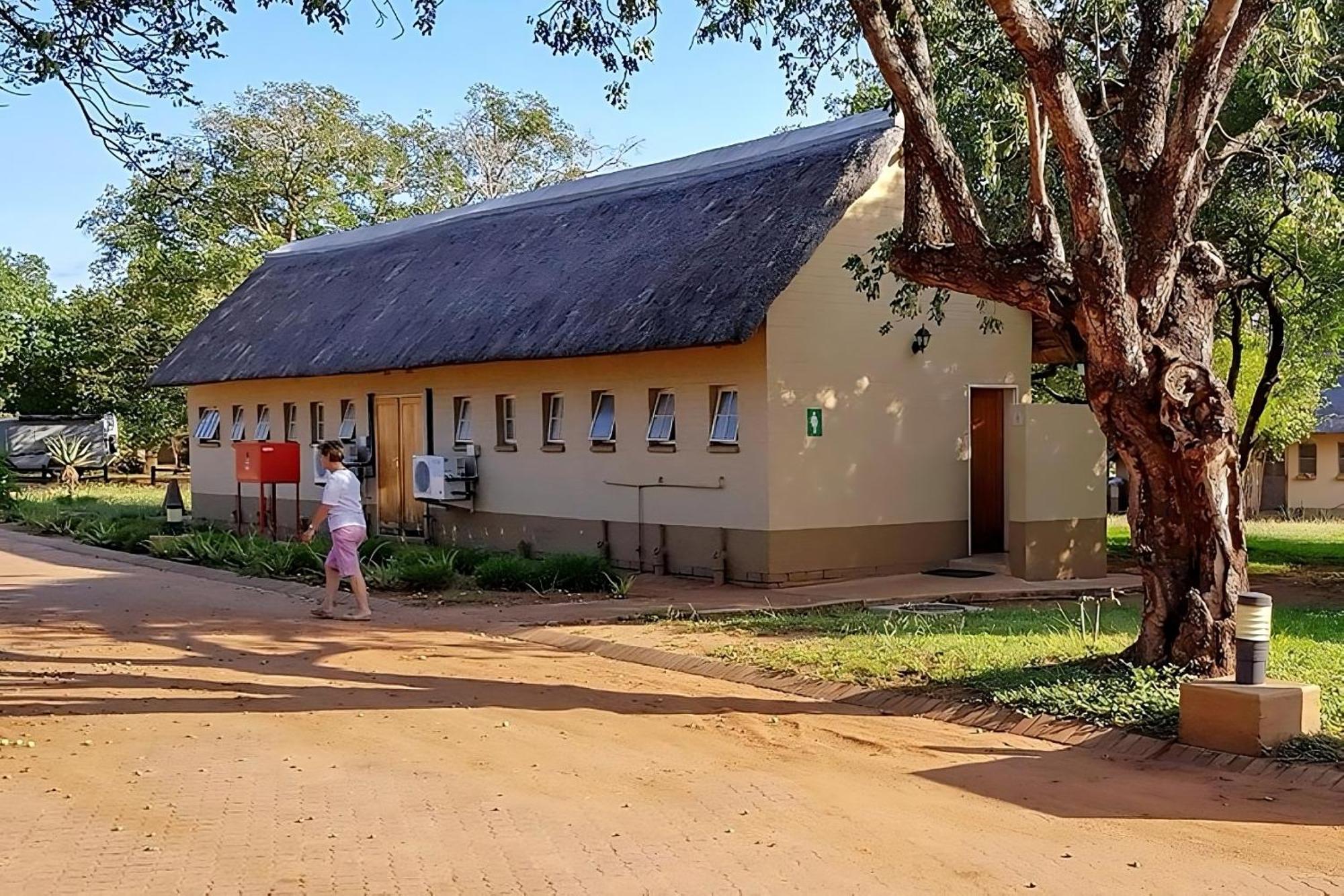 Yebo Safari Tents-Kruger Lower Sabie Hotel Skukuza Buitenkant foto